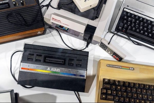 Restauração e preservação de computadores e videogamens antigos