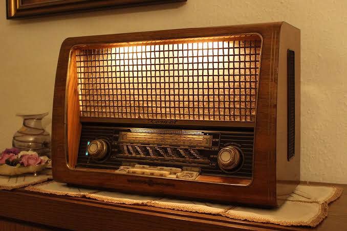 Rádio antigo